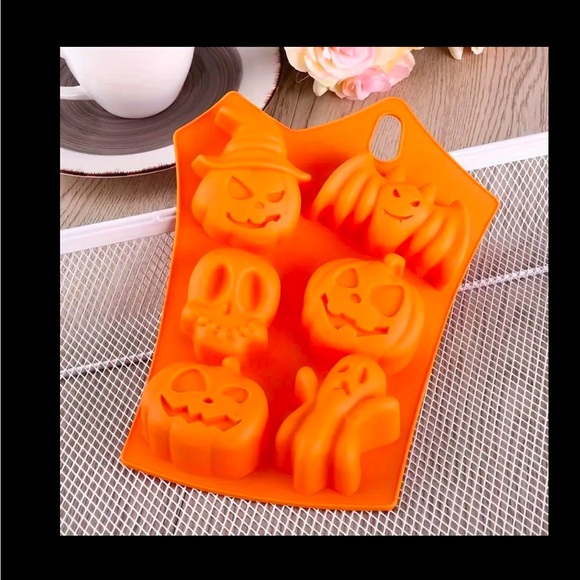 Halloween Silicone Cookie Cutter Set – Pumpkin, Skull, Ghost, & Bat Baking Molds - Picture 14 of 16